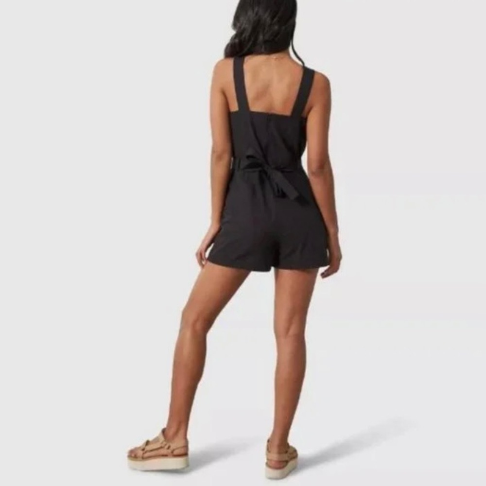 United By Blue Women's Size
Medium Black 100% Organic
Cotton Retro Romper new - Picture 9 of 12